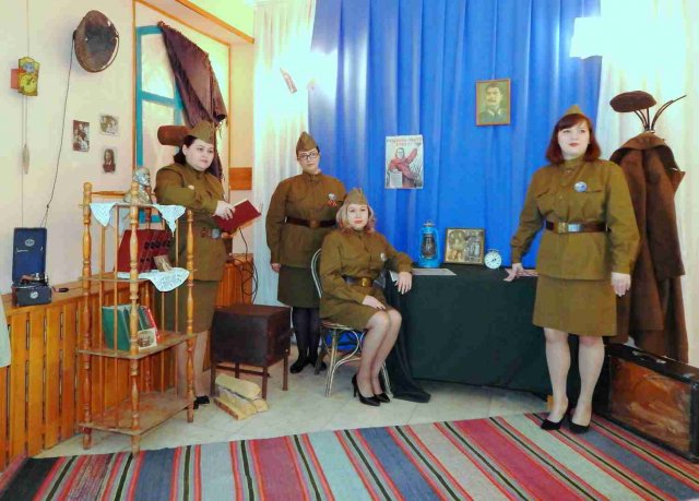 Исетская центральная библиотека \"Их подвиг жив, неповторим и вечен\"